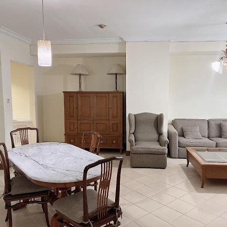 Batavia Hotel & Serviced Apartments Джакарта Экстерьер фото