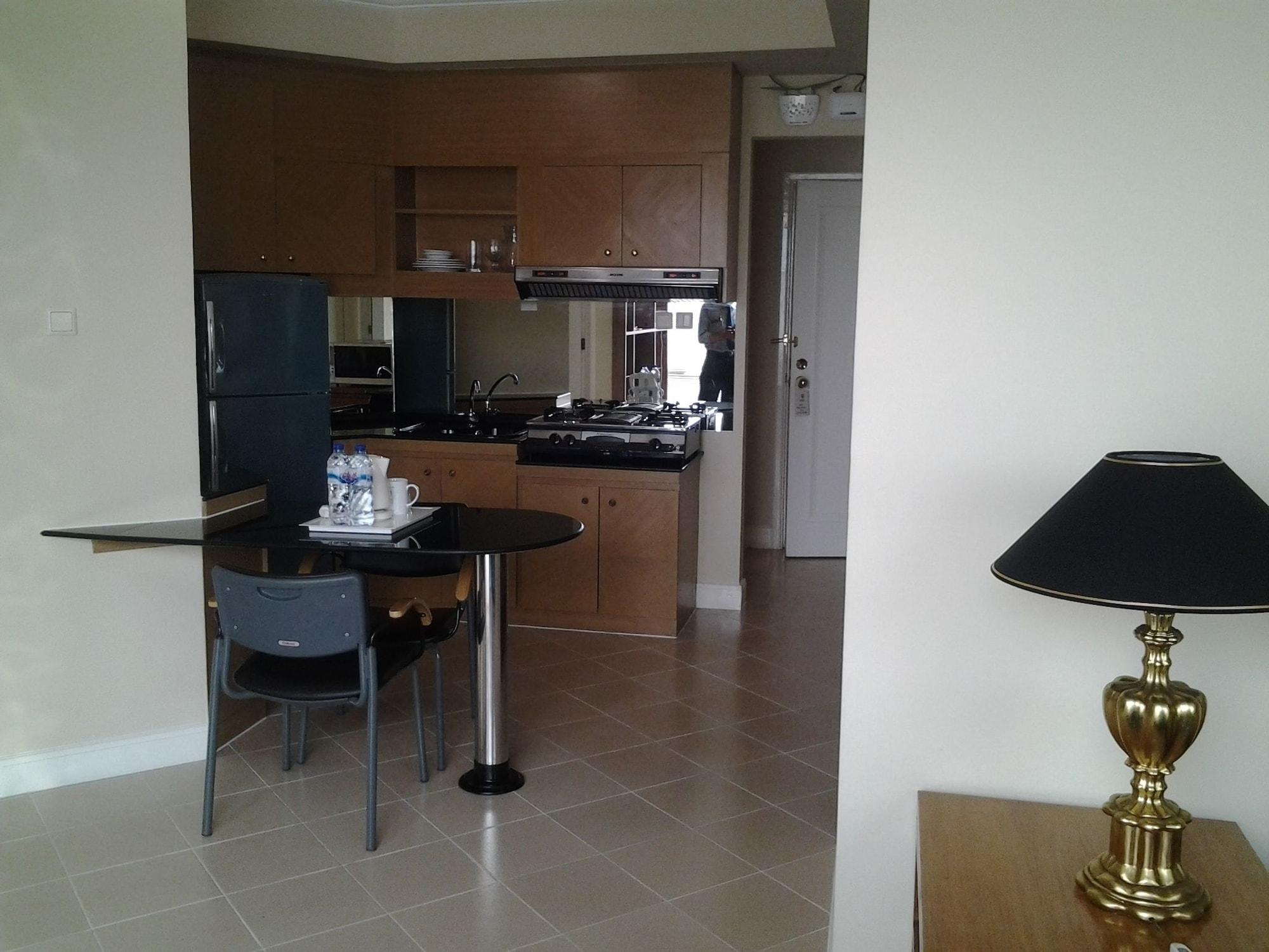 Batavia Hotel & Serviced Apartments Джакарта Экстерьер фото