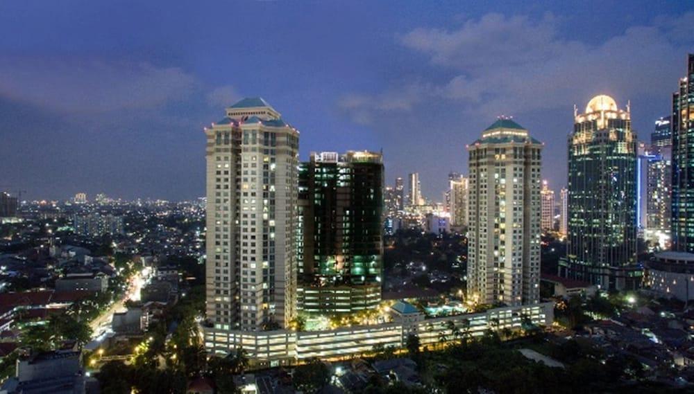 Batavia Hotel & Serviced Apartments Джакарта Экстерьер фото