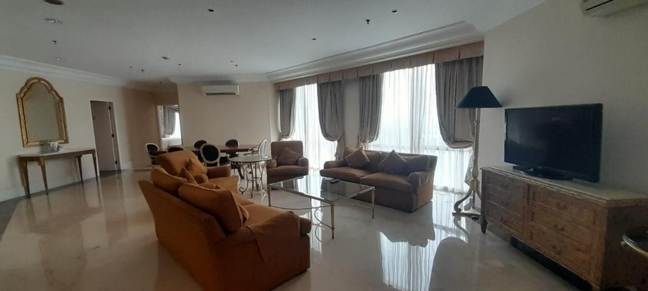 Batavia Hotel & Serviced Apartments Джакарта Экстерьер фото