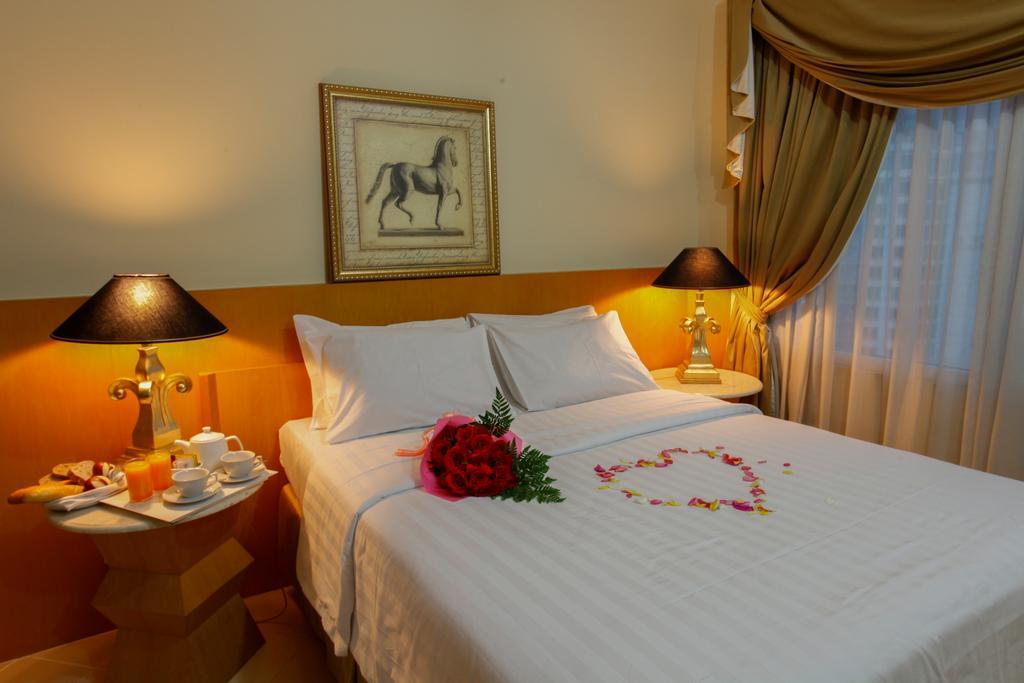 Batavia Hotel & Serviced Apartments Джакарта Экстерьер фото