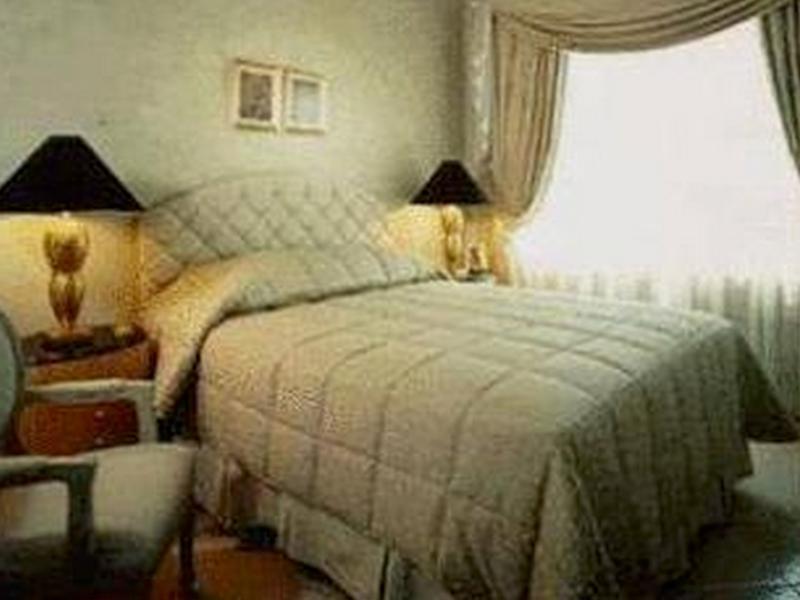 Batavia Hotel & Serviced Apartments Джакарта Экстерьер фото