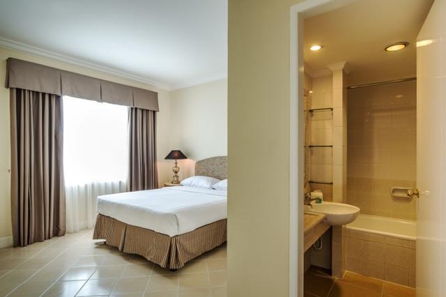 Batavia Hotel & Serviced Apartments Джакарта Экстерьер фото
